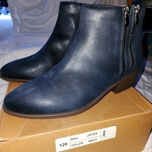 Journee Collection Jayda Ankle Boots size 12, Navy Blue